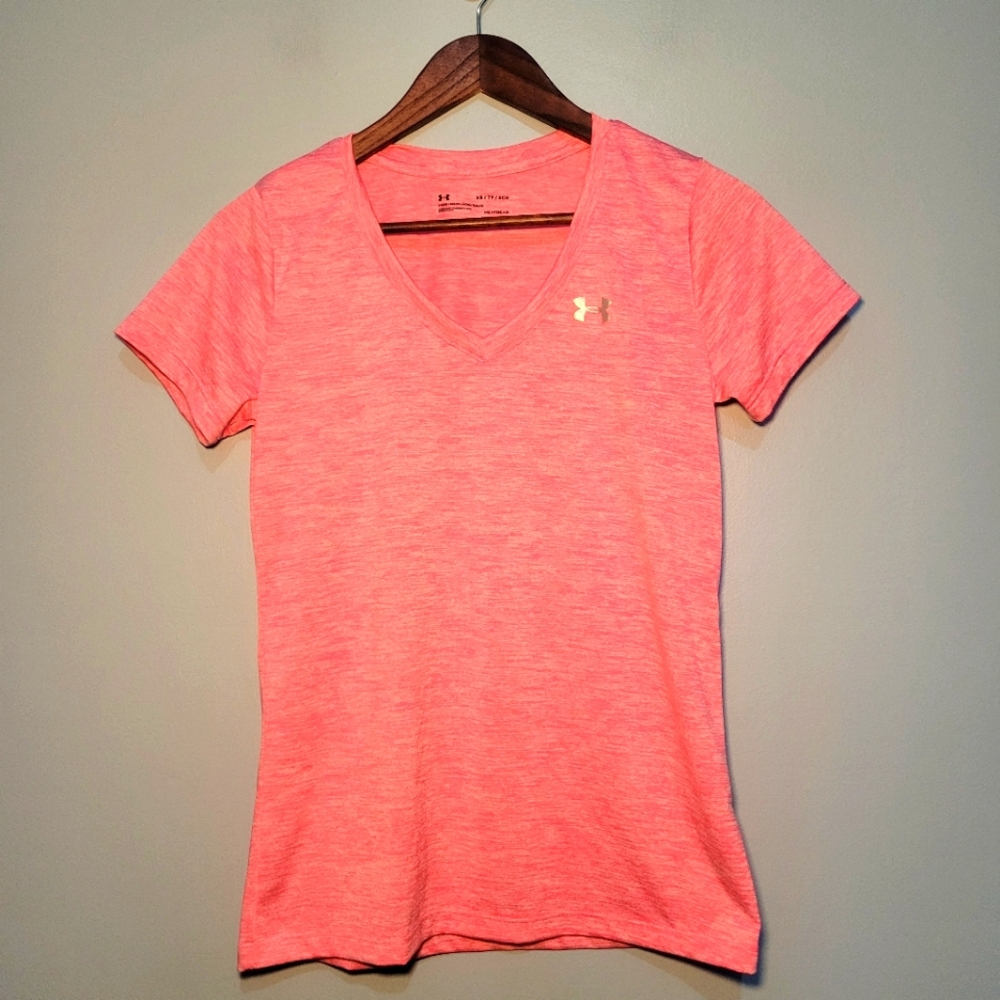Under Armour‎ Women's Pink V-Neck Short Sleeve Athletic Top Size XS Heatgear